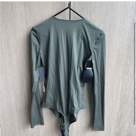 NEW Alix NYC Long Sleeve Bodysuit - Picture 4 of 4